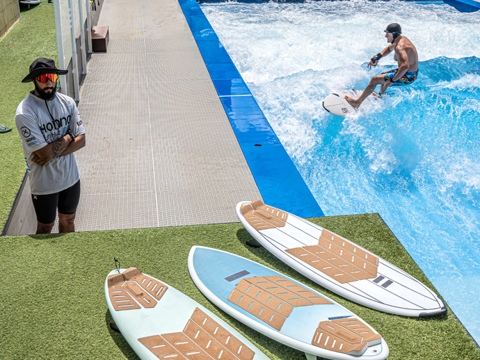 Unveiling the Urban Surfing Phenomenon: Riding the Wave with RSPro at Honna Surf Hub, Madrid