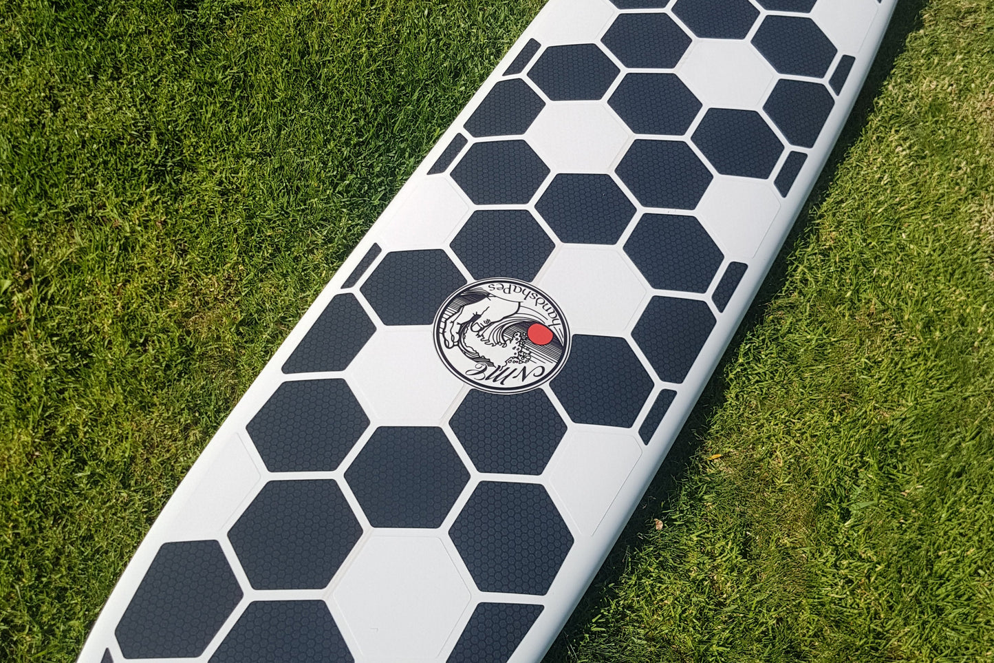 Longboard with RSPro HexaTraction in black and transparent