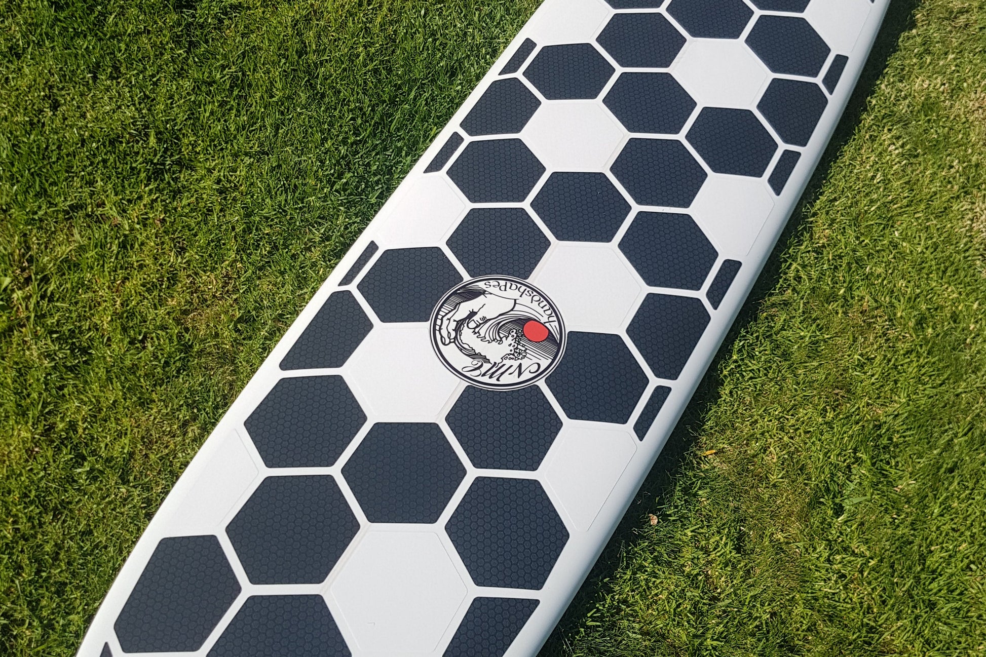 Longboard with RSPro HexaTraction in black and transparent